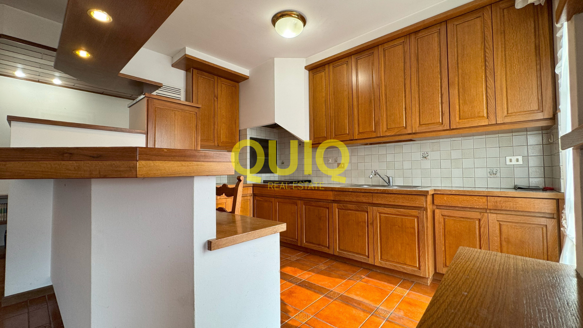 Valmadrera, bifamiliare con giardino, box 55 mq e cantina