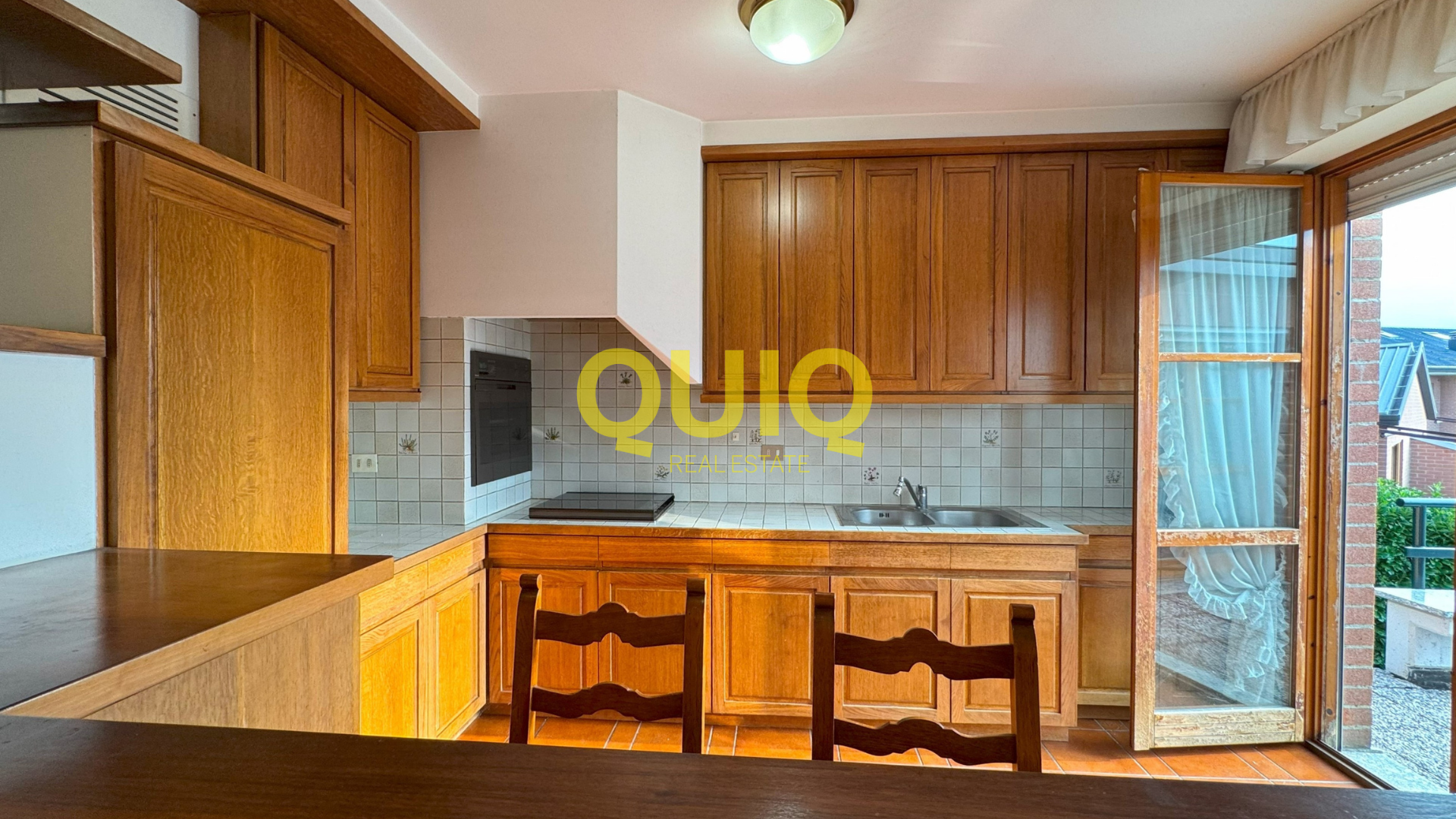 Valmadrera, bifamiliare con giardino, box 55 mq e cantina